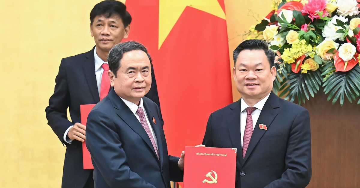 Chủ tịch Quốc hội Trần Thanh Mẫn trao các quyết định về nhân sự mới