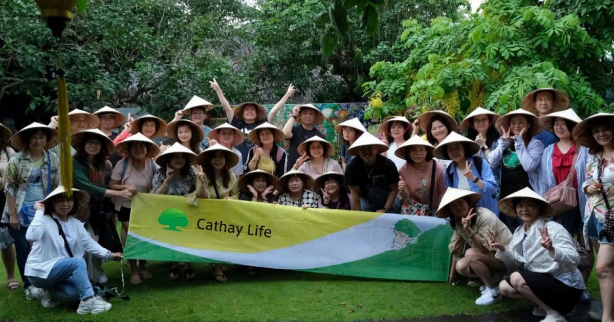 Đoàn tư vấn viên ưu tú của Cathay Life tham quan Đà Nẵng