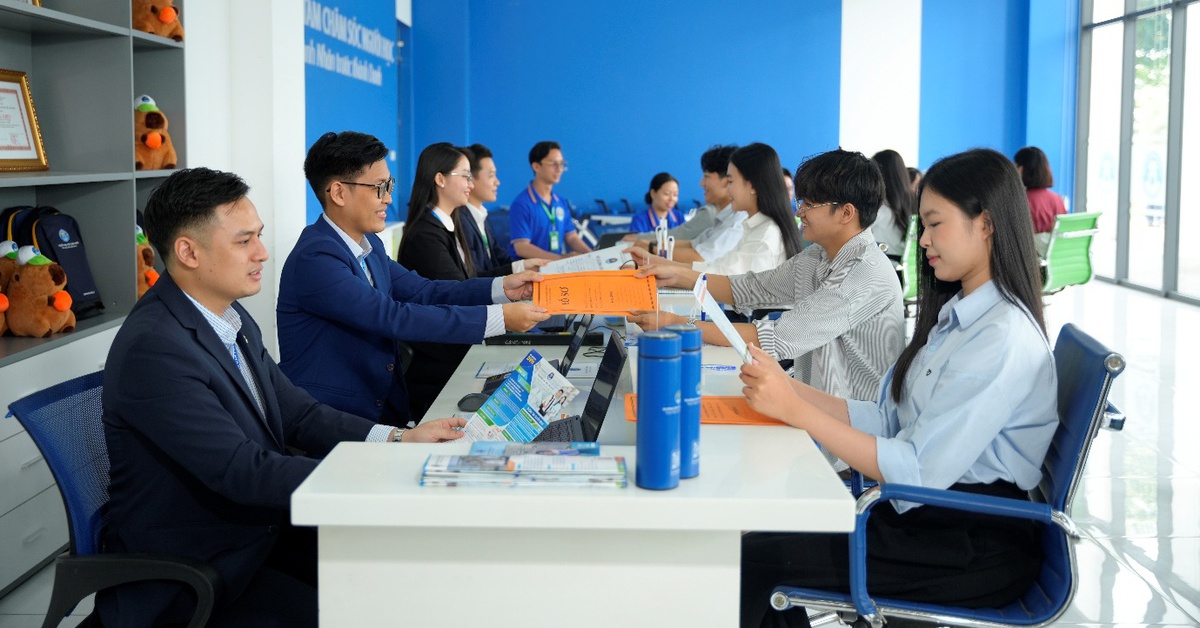 Trường đại học Văn Hiến tiếp sức thí sinh vào đại học