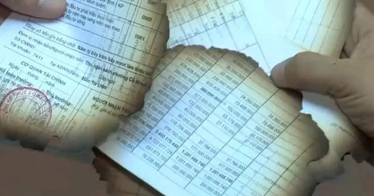 Một phường ở Hà Nội đốt tài liệu trong đêm trước thời điểm sáp nhập, lãnh đạo phường nói gì?