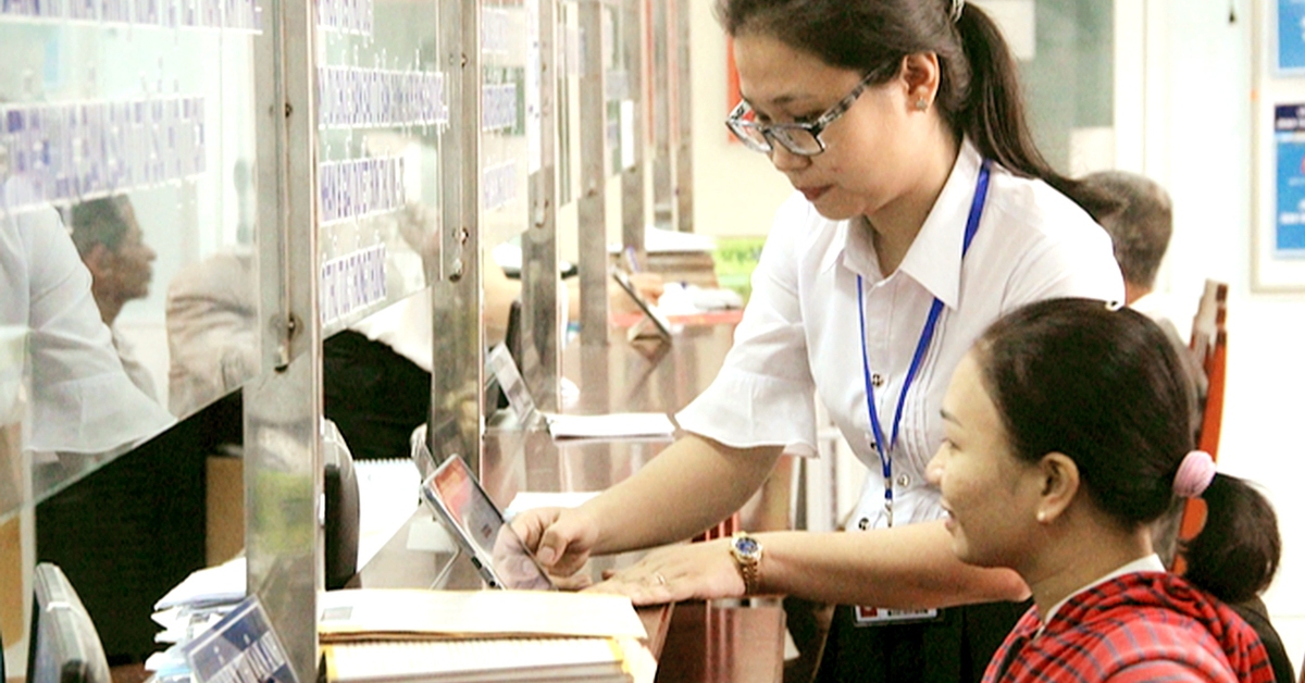 Thay 'điểm danh' nhận lương bằng làm tốt nhận thưởng trong đánh giá cán bộ, công chức