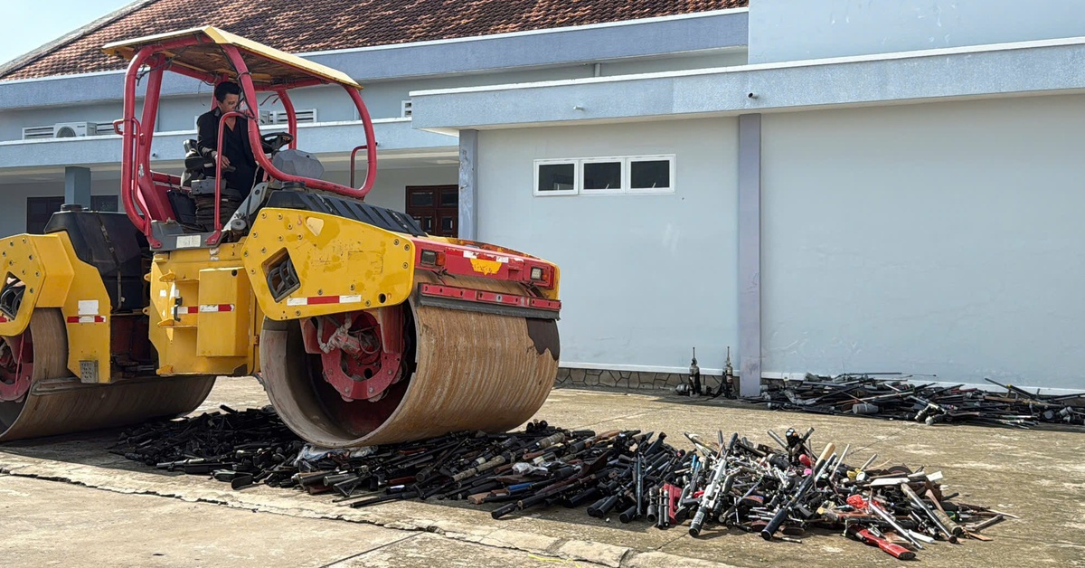 Hơn 1.000 súng, dao tự chế được Công an Long An tổ chức tiêu hủy