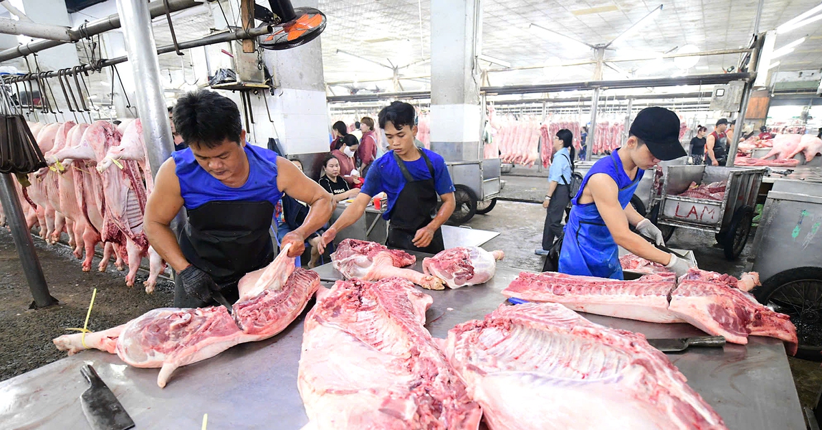 Vì sao thịt heo bẩn vẫn lọt ra thị trường?