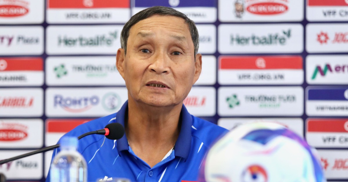 HLV Mai Đức Chung: 'Cầu thủ Việt kiều Nam Mi không đạt chuyên môn'