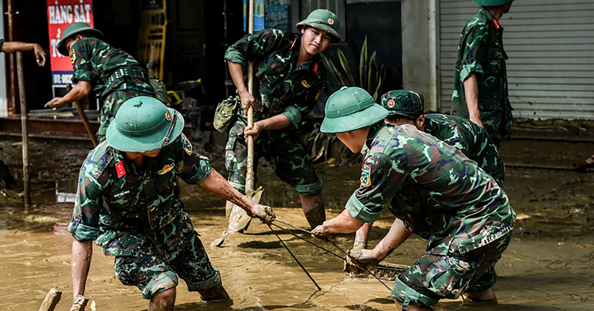 Quân chủng Phòng không - Không quân sẵn sàng bay cứu hộ khi có lệnh Bộ Quốc phòng