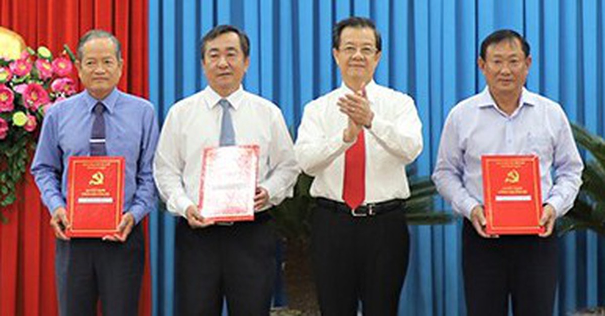 Nhiều thường vụ tỉnh ủy nghỉ theo chế độ 178 trước khi nhập tỉnh An Giang, Kiên Giang