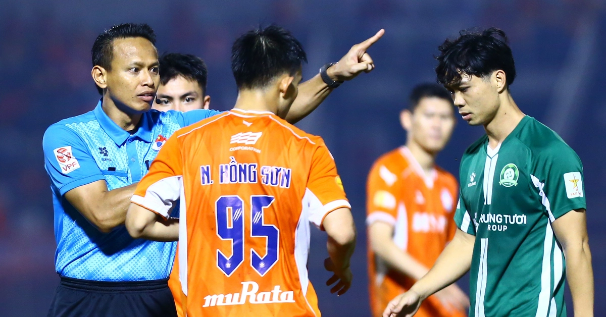 2 trọng tài Malaysia 'làm thêm' ở chung kết Cúp quốc gia Việt Nam