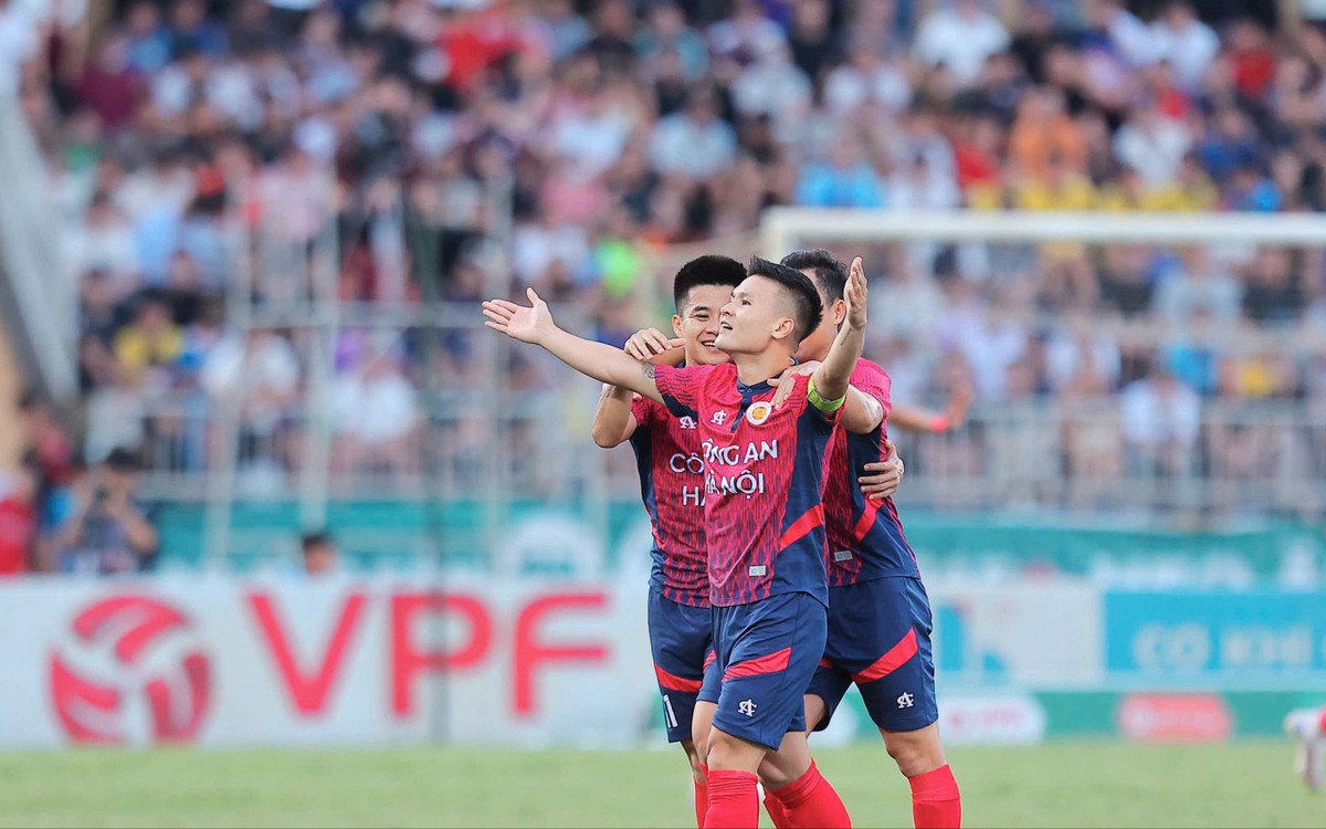 Sông Lam Nghệ An - Công An Hà Nội (hiệp 2) 0-3: Leo Artur nâng tỉ số