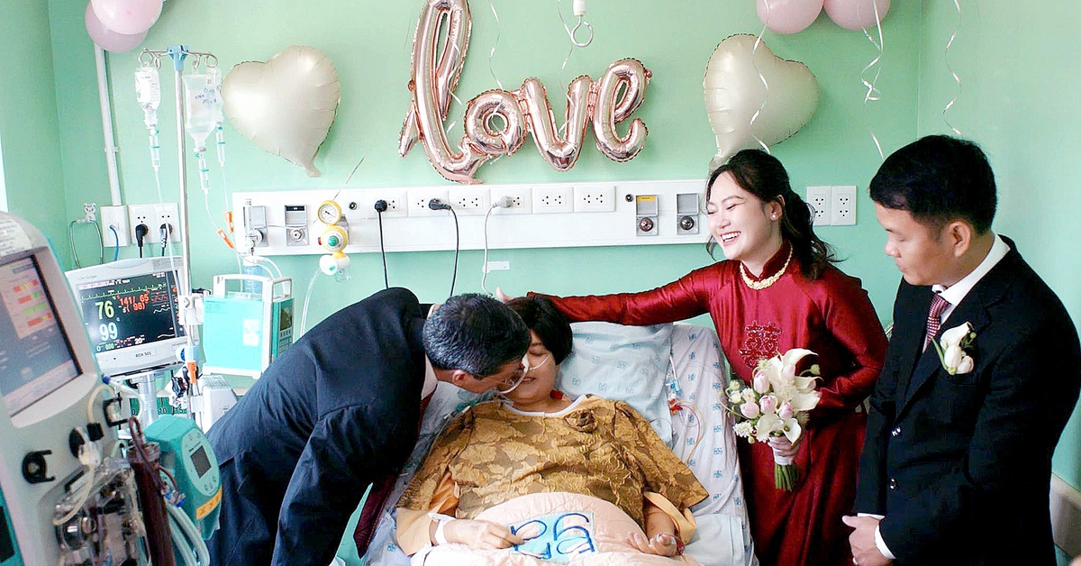 Đám cưới đặc biệt bên giường bệnh