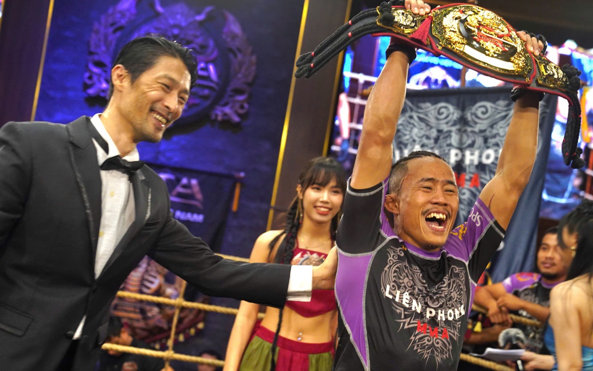 Học trò thắng knock-out, Johnny Trí Nguyễn mừng ra mặt