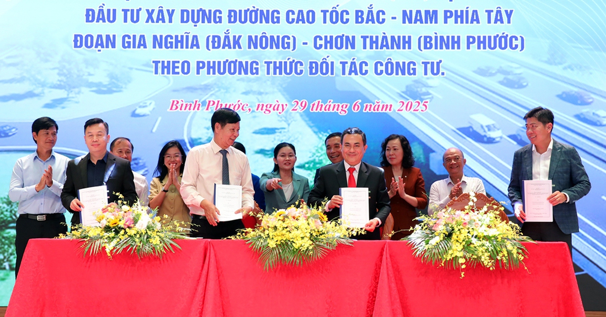 Liên danh Vingroup - Techtra ký kết hợp đồng làm cao tốc Gia Nghĩa - Chơn Thành
