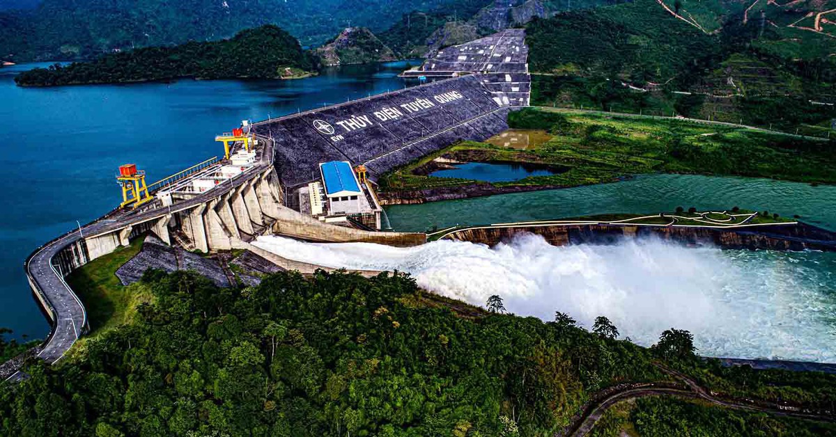 Hồ thủy điện Tuyên Quang mở thêm 2 cửa xả đáy