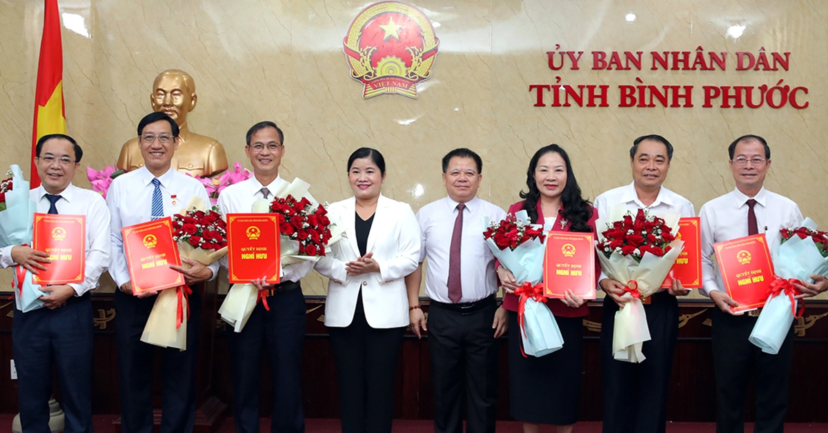 Bình Phước: 17 cán bộ cấp tỉnh nghỉ hưu trước tuổi