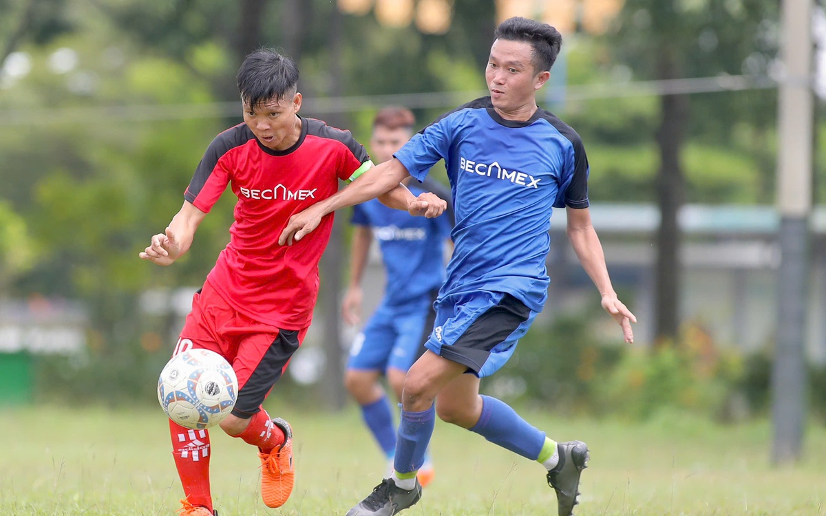 Gần 5.000 cầu thủ thi đấu giải phong trào sau sáp nhập