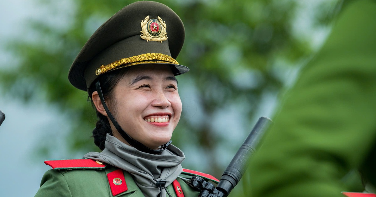 Chiến sĩ công an vượt nắng gắt, luyện diễu binh mừng 80 năm Ngày Quốc khánh