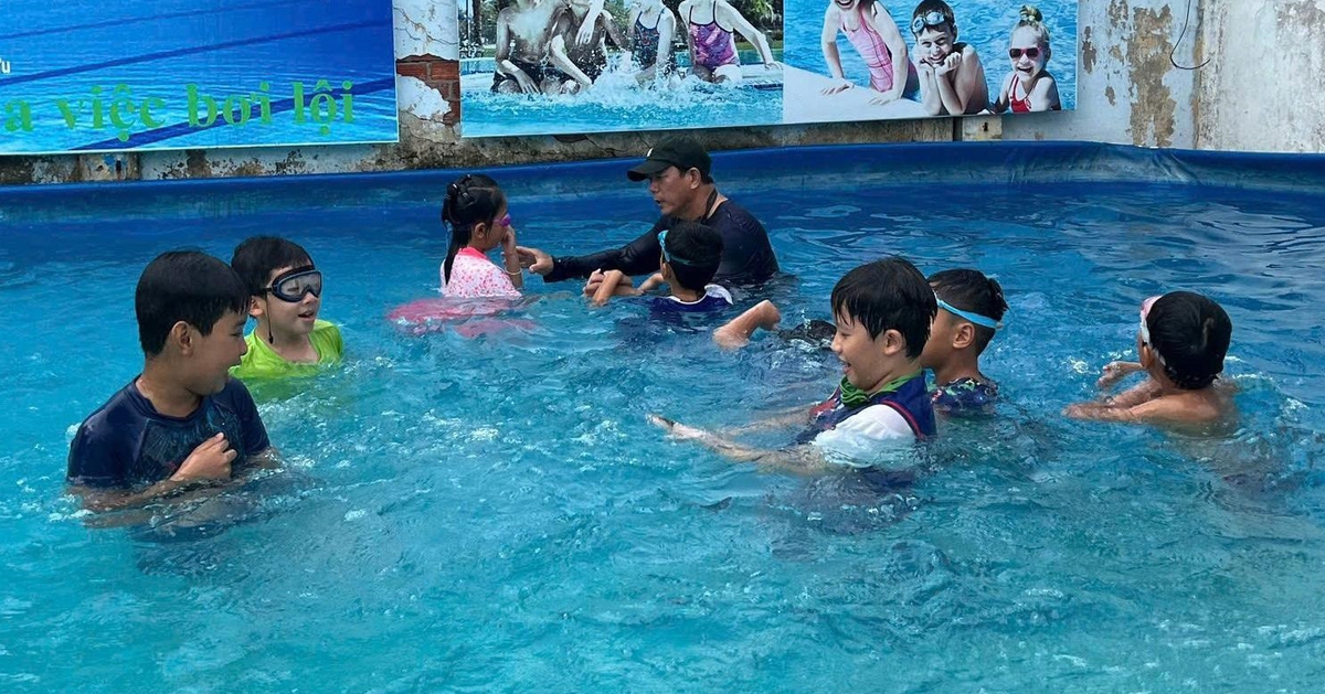 'Khối nghỉ hè' rộn rã tiến vào nhà thiếu nhi