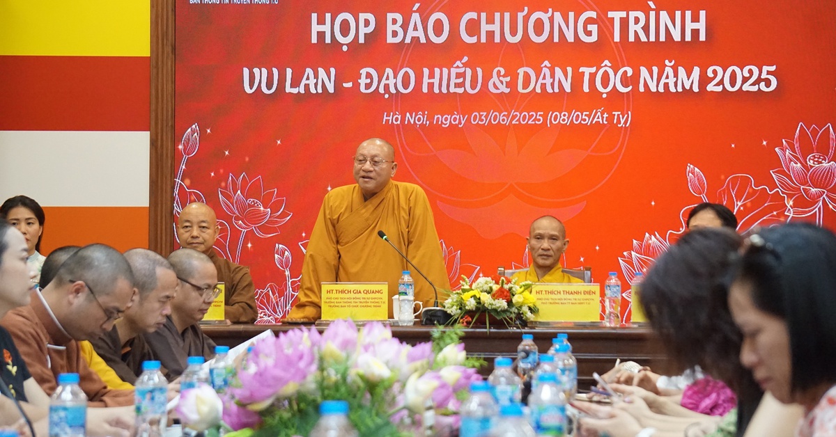 Vu lan ý nghĩa không nằm ở bông hồng trên ngực áo