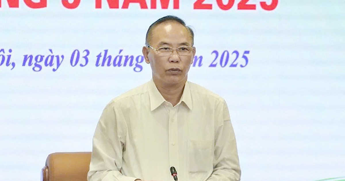 Lãnh đạo Bộ Nông nghiệp và Môi trường nói gì về việc tiêu hủy heo cho cá ăn?