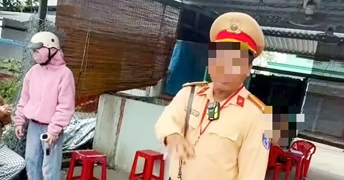 Chạy xe máy không xuất trình được giấy tờ còn quay clip ‘đấu tố’ cảnh sát giao thông