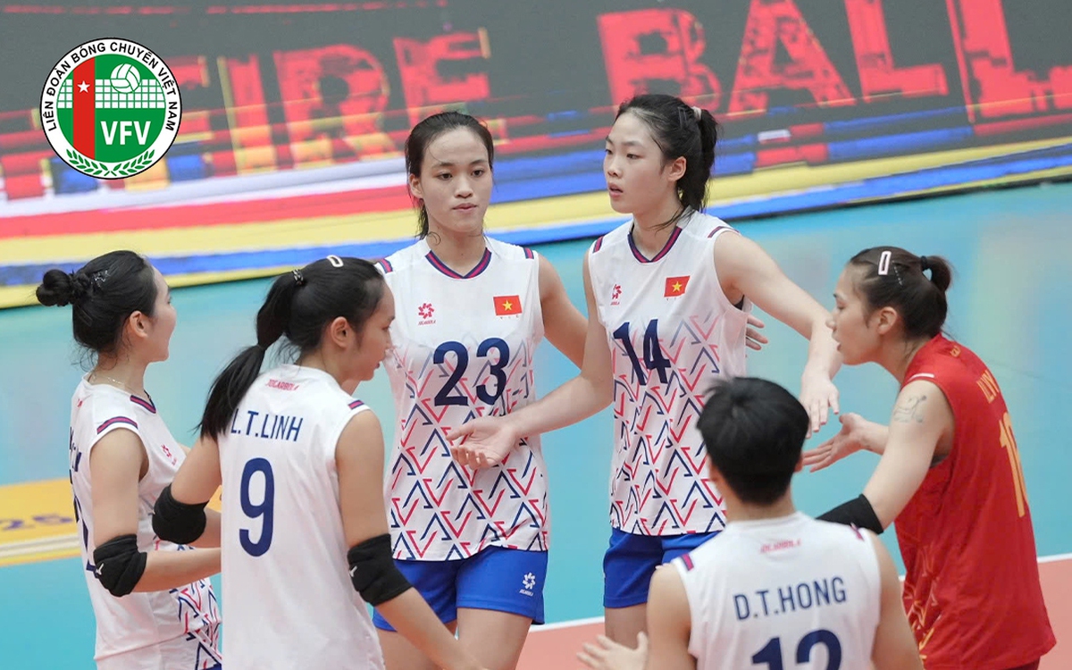 Bóng chuyền nữ U21 Việt Nam tạo điểm nhấn trước đương kim vô địch VTV Cup