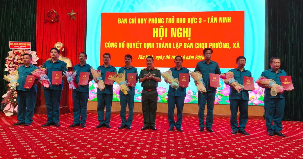 Tây Ninh công bố chánh án 12 tòa án khu vực, thành lập ban chỉ huy quân sự 96 xã, phường