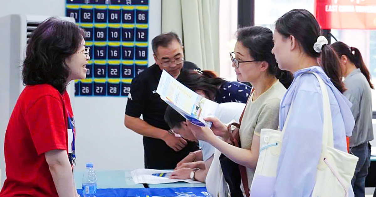 Một gia đình Trung Quốc mất hơn 110.000 USD vì tin lời chạy trường điểm cho con