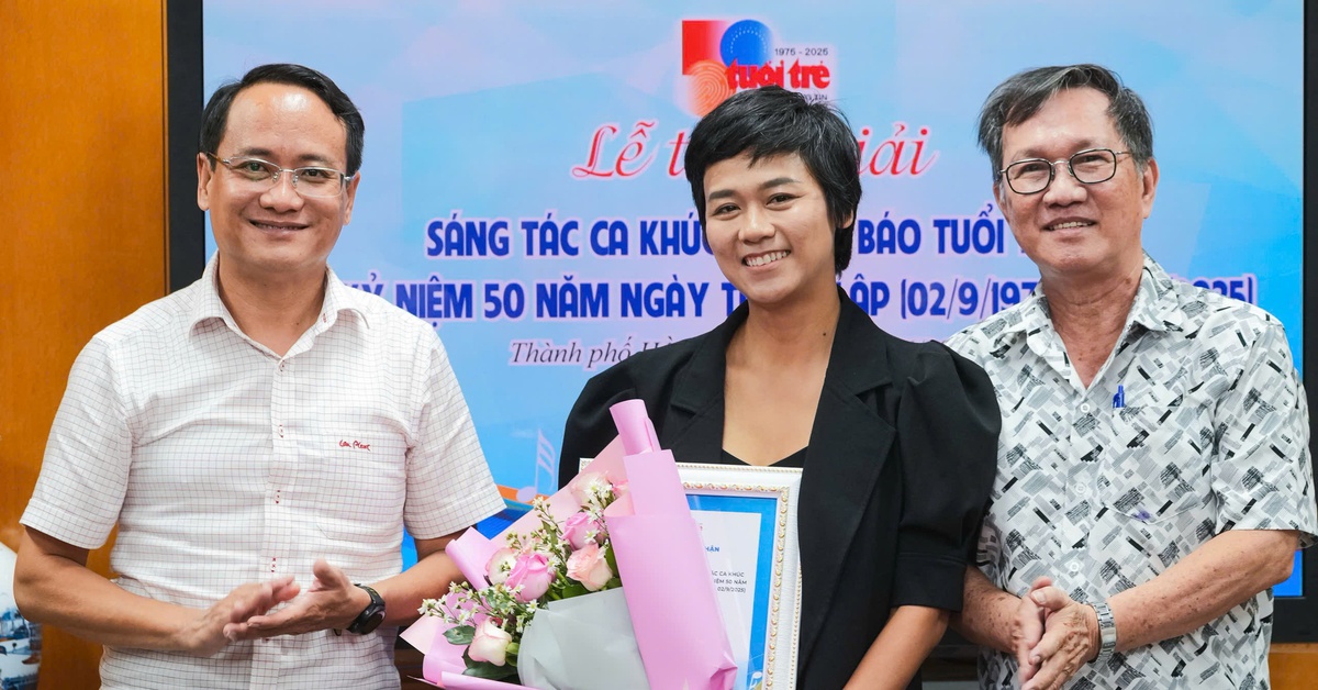 Trao giải cho các nhạc sĩ sáng tác ca khúc về báo Tuổi Trẻ