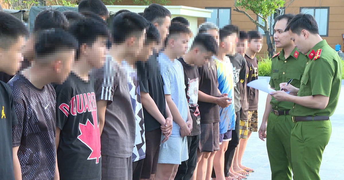 Tạm giữ 38 thanh, thiếu niên đem dao, ná cao su gây rối trật tự công cộng