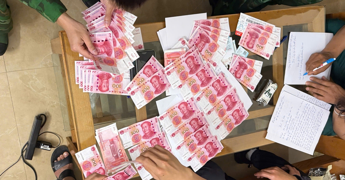 Bắt người Trung Quốc du lịch Việt Nam bằng... tiền giả