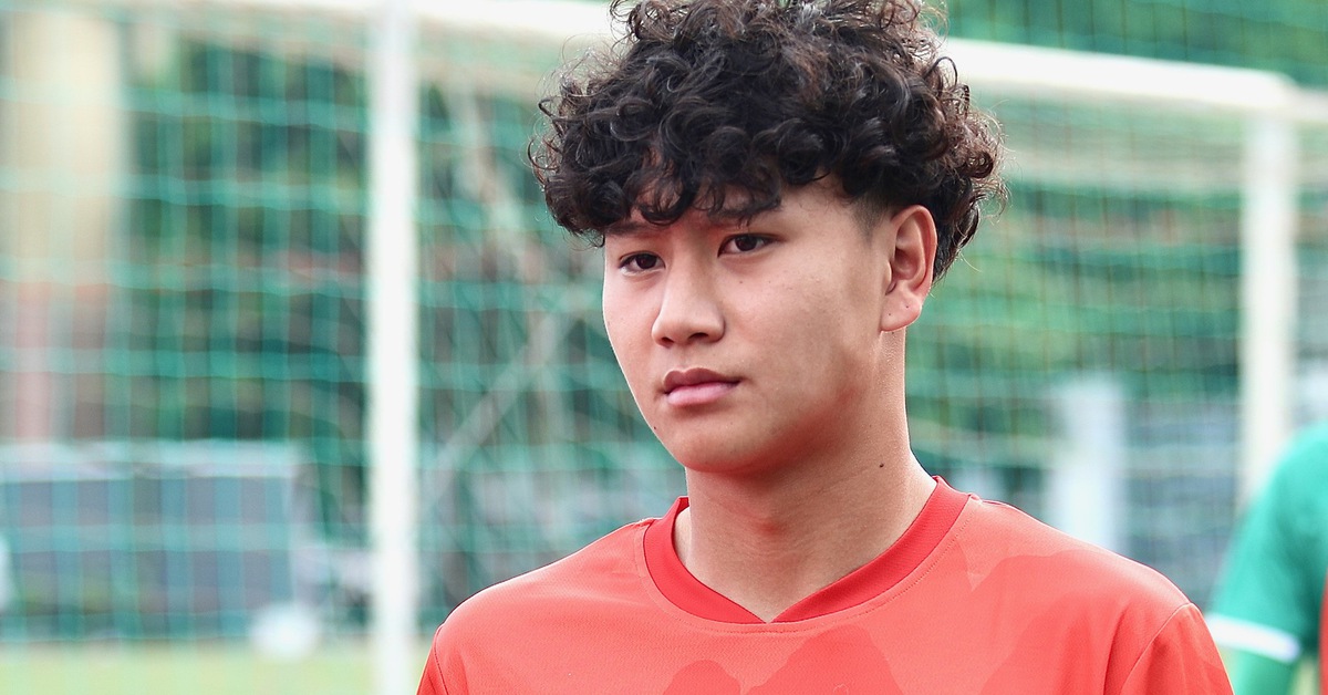 Bùi Alex gây ấn tượng trong trận đấu nội bộ của U22 Việt Nam