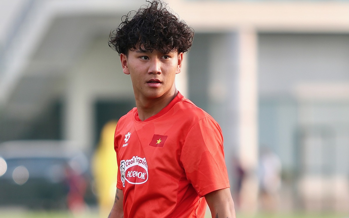 Bùi Alex: 'Cầu thủ ở Việt Nam đá hay hơn tôi'