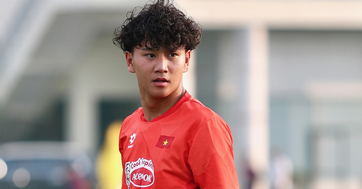 Bùi Alex: 'Cầu thủ ở Việt Nam đá hay hơn tôi'