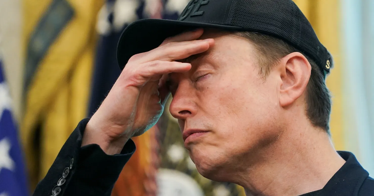 Ông Musk mất hơn 150 tỉ USD một ngày sau khi đấu khẩu với ông Trump