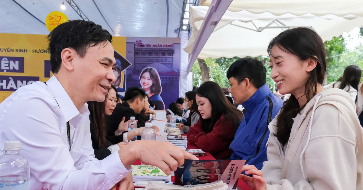 Trường bỏ xét tuyển khối C trước thi tốt nghiệp 20 ngày, gần nửa triệu thí sinh bị 'đánh úp'