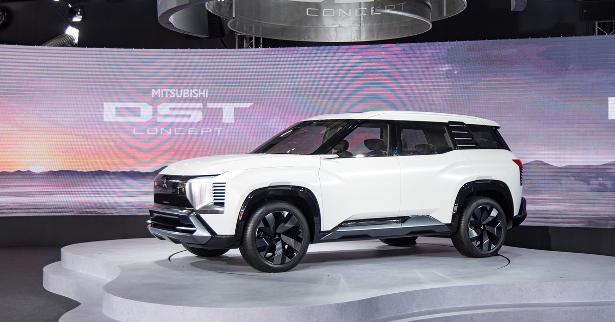 Ảnh thực tế Mitsubishi DST Concept ở Việt Nam: Hàng 3 rộng rãi, có ADAS, nhiều điểm giống Xforce
