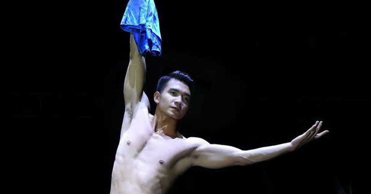 Ai đã giúp anh tài Sơn Thạch, chị đẹp Tóc Tiên và Minh Hằng 'bay lên'?