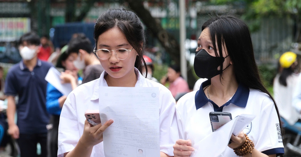 Trường đại học đột ngột bỏ khối C, Bộ Giáo dục 'tuýt còi'