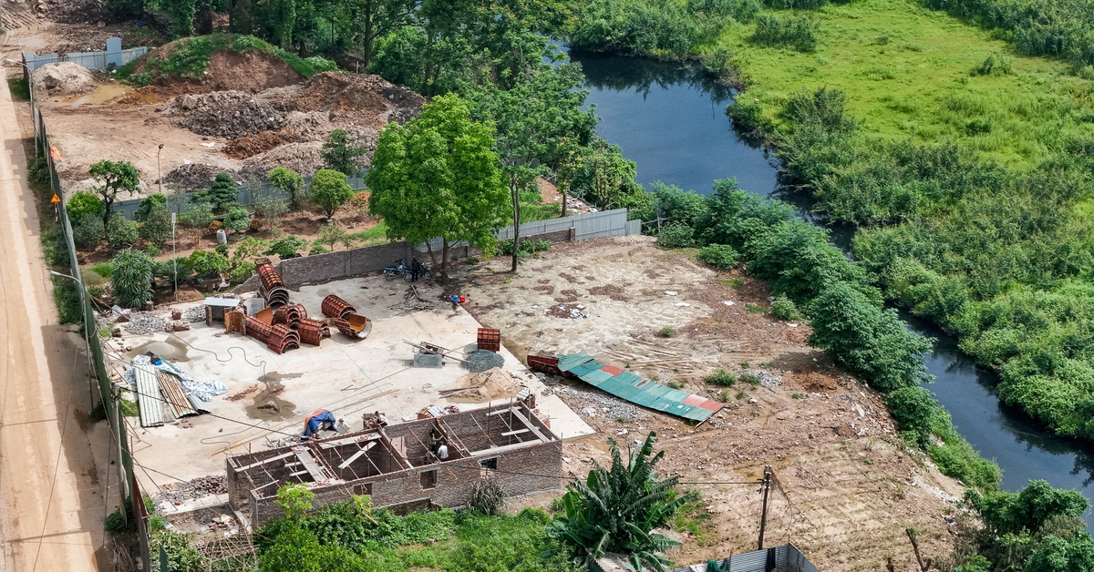 Nhức nhối tình trạng 'băm nát' bờ bãi, không gian thoát lũ sông Đáy, sông Bùi