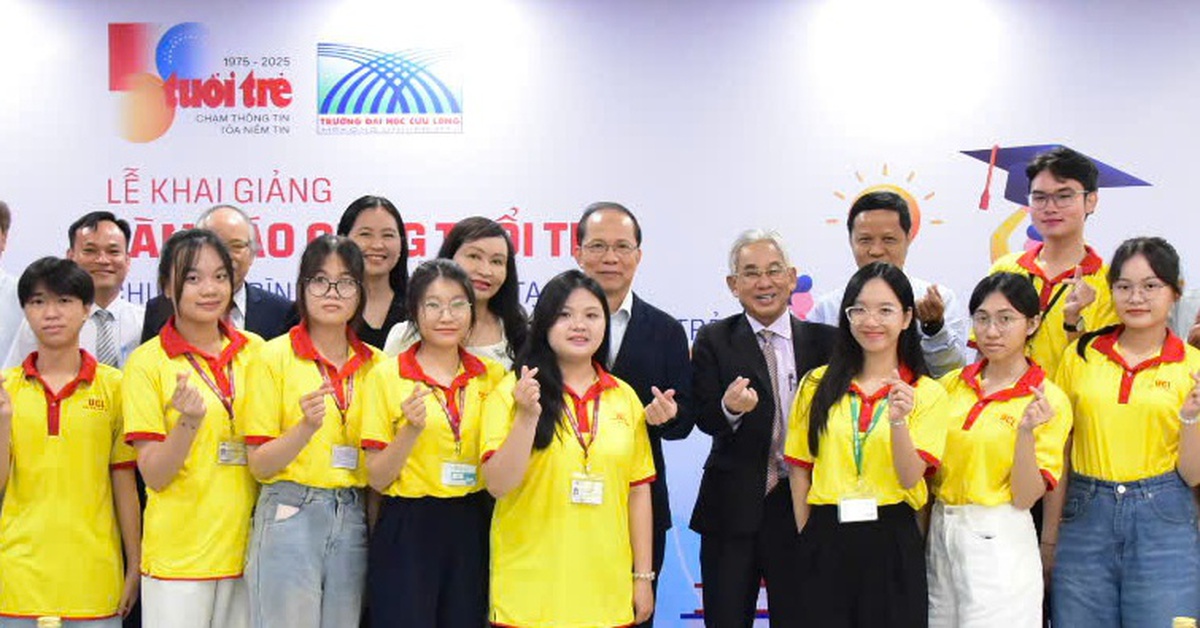 Sinh viên Trường đại học Cửu Long học 'Làm báo cùng Tuổi Trẻ'