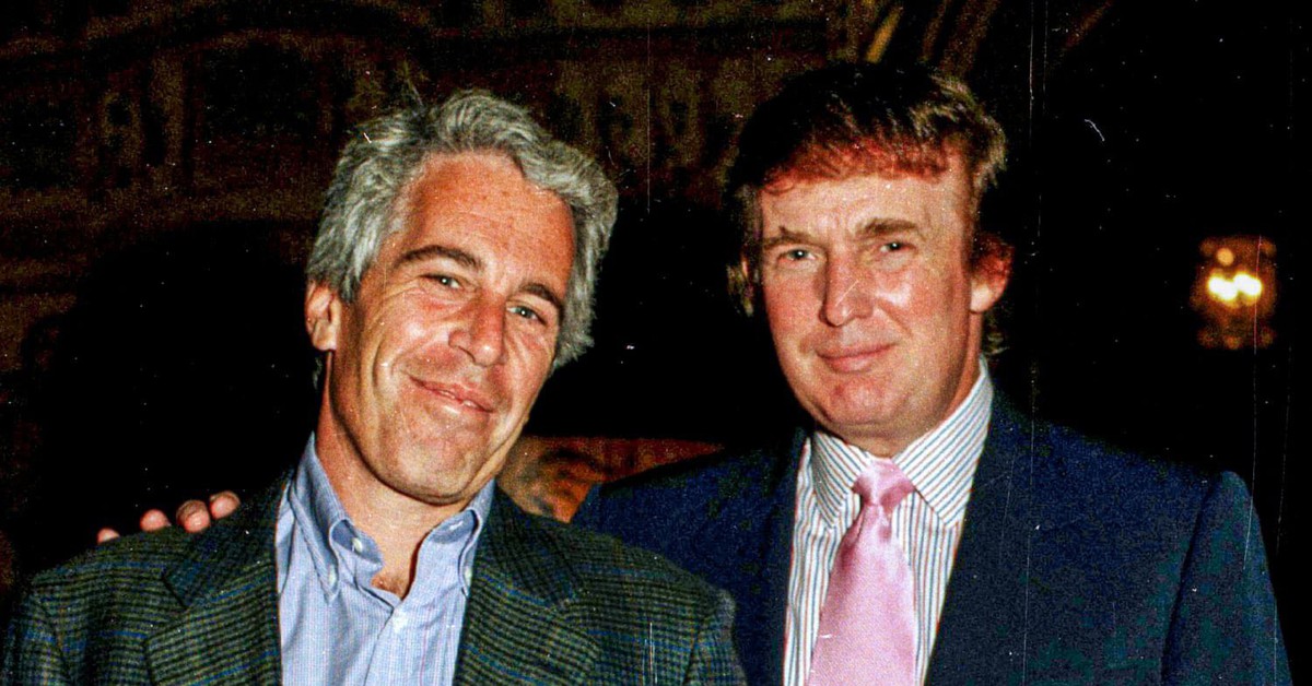 Bức ảnh chụp ông Trump cùng tỉ phú ‘ấu dâm’ Epstein gây sốt sau bài đăng của ông Musk
