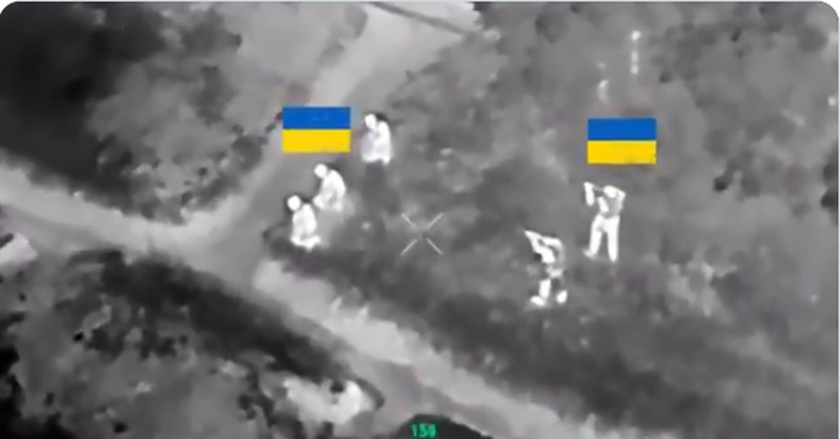 Nghi vấn video binh sĩ Ukraine hành quyết những người đào ngũ Nghi vấn video binh sĩ Ukraine hành quyết những người đào ngũ