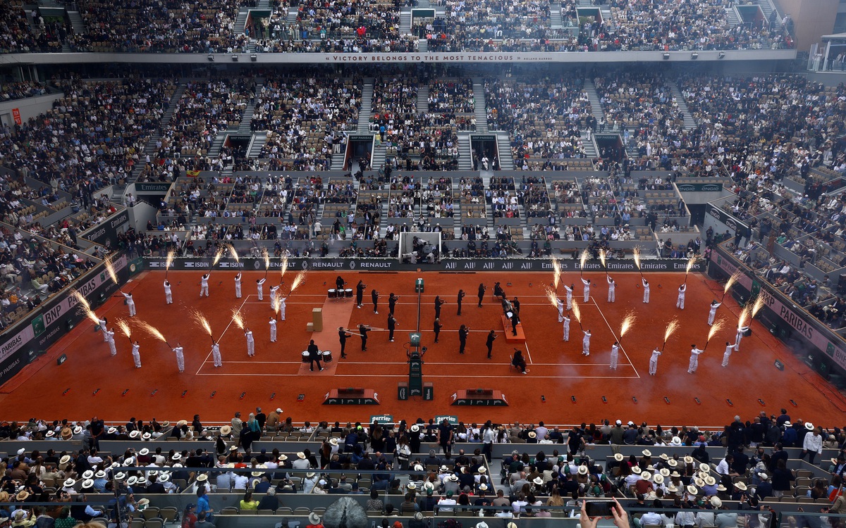 Chung kết Roland Garros 2025: Sinner giao bóng trước