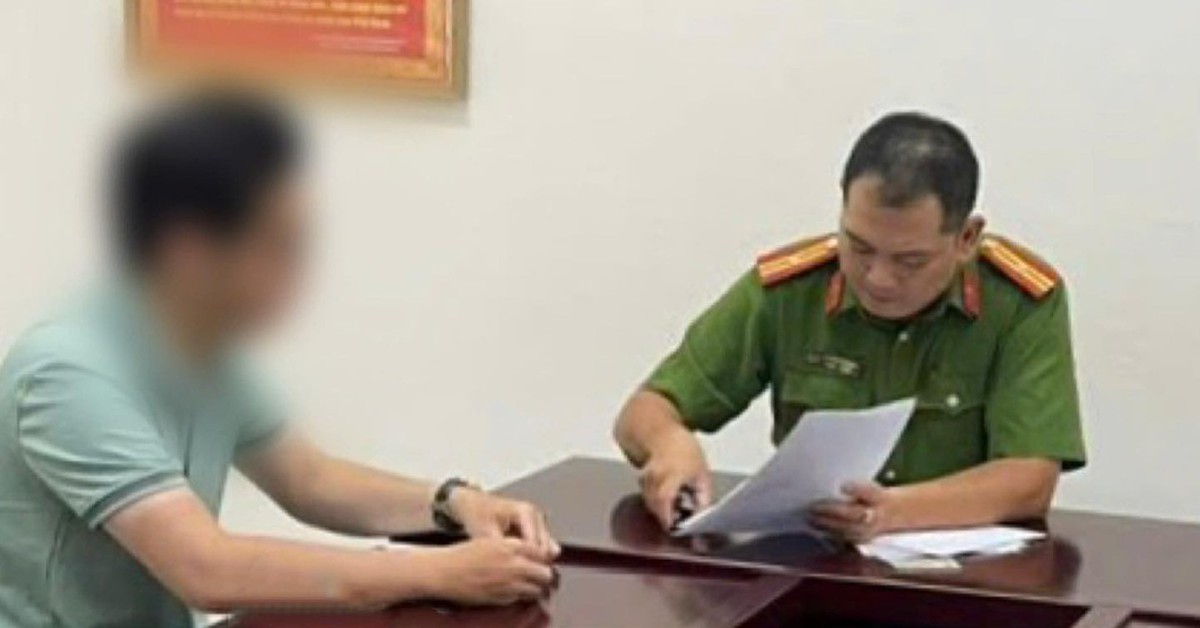 Đã xác định nam thanh niên 'thoát y' đuổi theo cô gái trong đêm trên phố Hà Nội