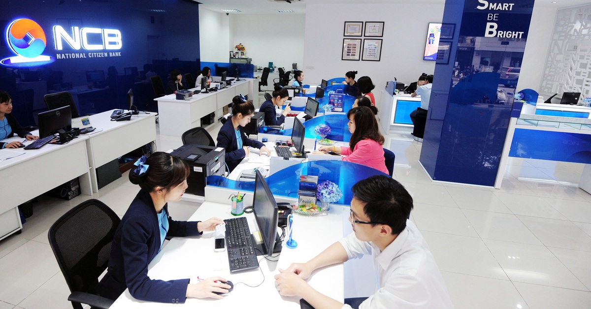 Cuộc đua tăng vốn gay cấn: Một ngân hàng sắp vượt Sacombank, ACB áp sát Agribank