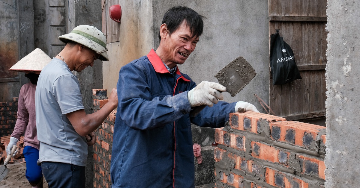 Tin tức sáng 10-6: Xóa nhà tạm, nhà dột nát trước 31-8; Sợ hàng giả, dân đổ về siêu thị