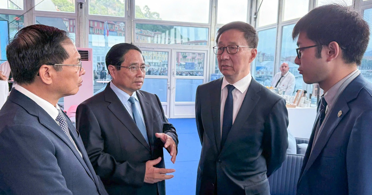 Thủ tướng Phạm Minh Chính gặp Phó Chủ tịch Trung Quốc Hàn Chính