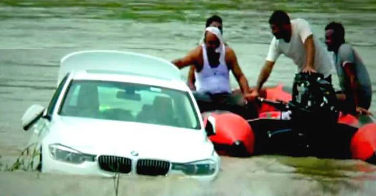 Bố tặng con BMW, 'cậu ấm' thả xe trôi sông để đòi Jaguar, nhận ngay kết đắng