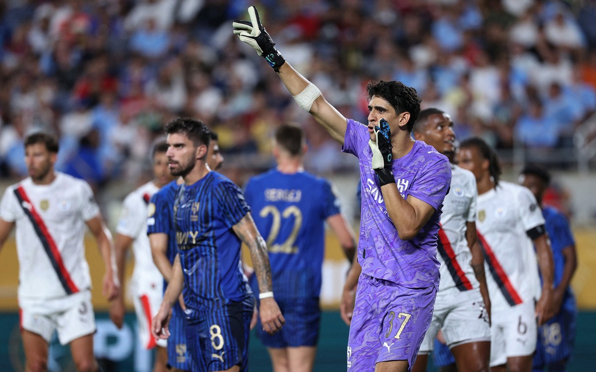 Thủ môn Bounou: Chìa khóa giúp Al Hilal đánh bại Man City
