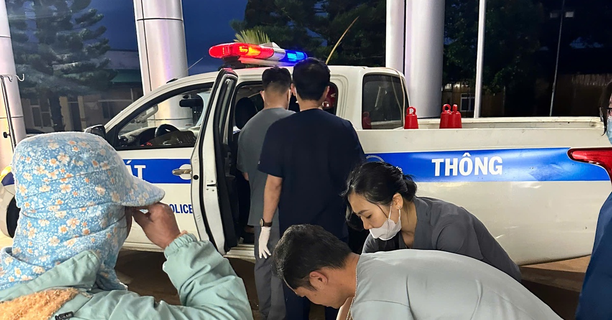 Sản phụ sinh con ngay trên xe đặc chủng cảnh sát giao thông