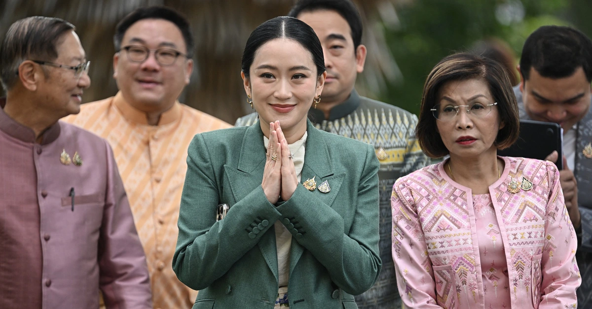 Thủ tướng Thái Lan nhận thêm chức trước khi nghe quyết định của tòa án